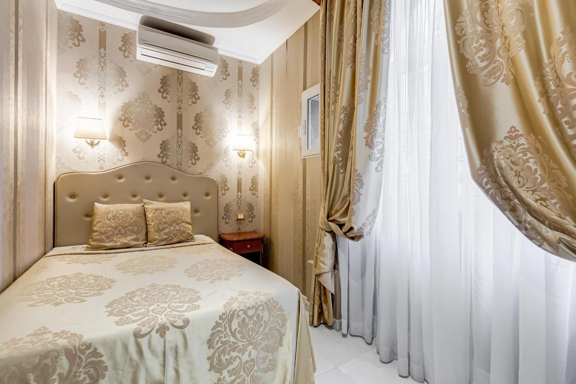 Navona Queen Rooftop Guest house