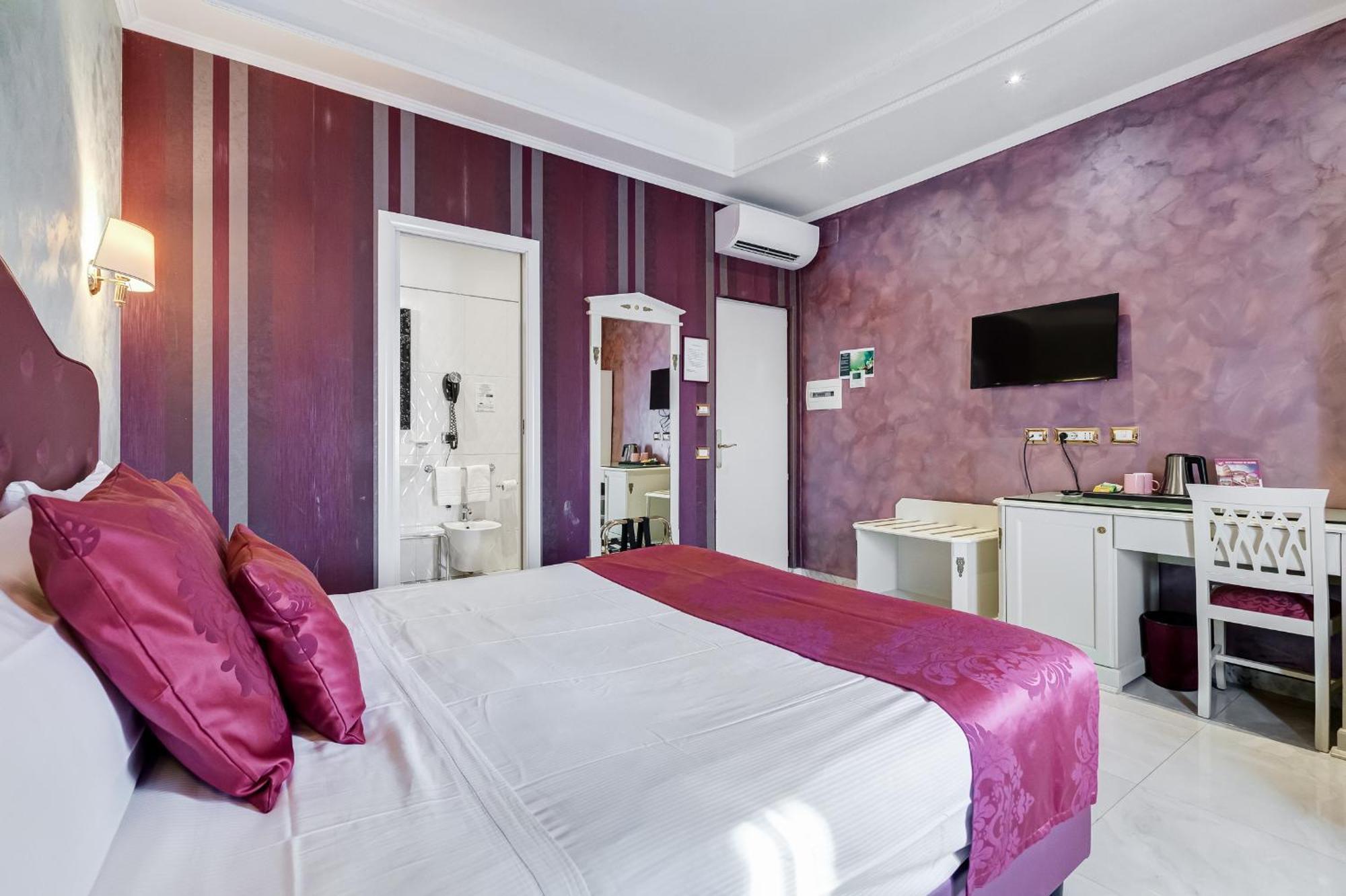 Navona Queen Rooftop Guest house