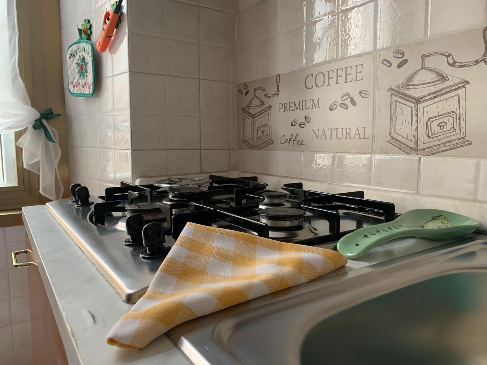Cozy In Authentic Neighborhood Apartment Rome
