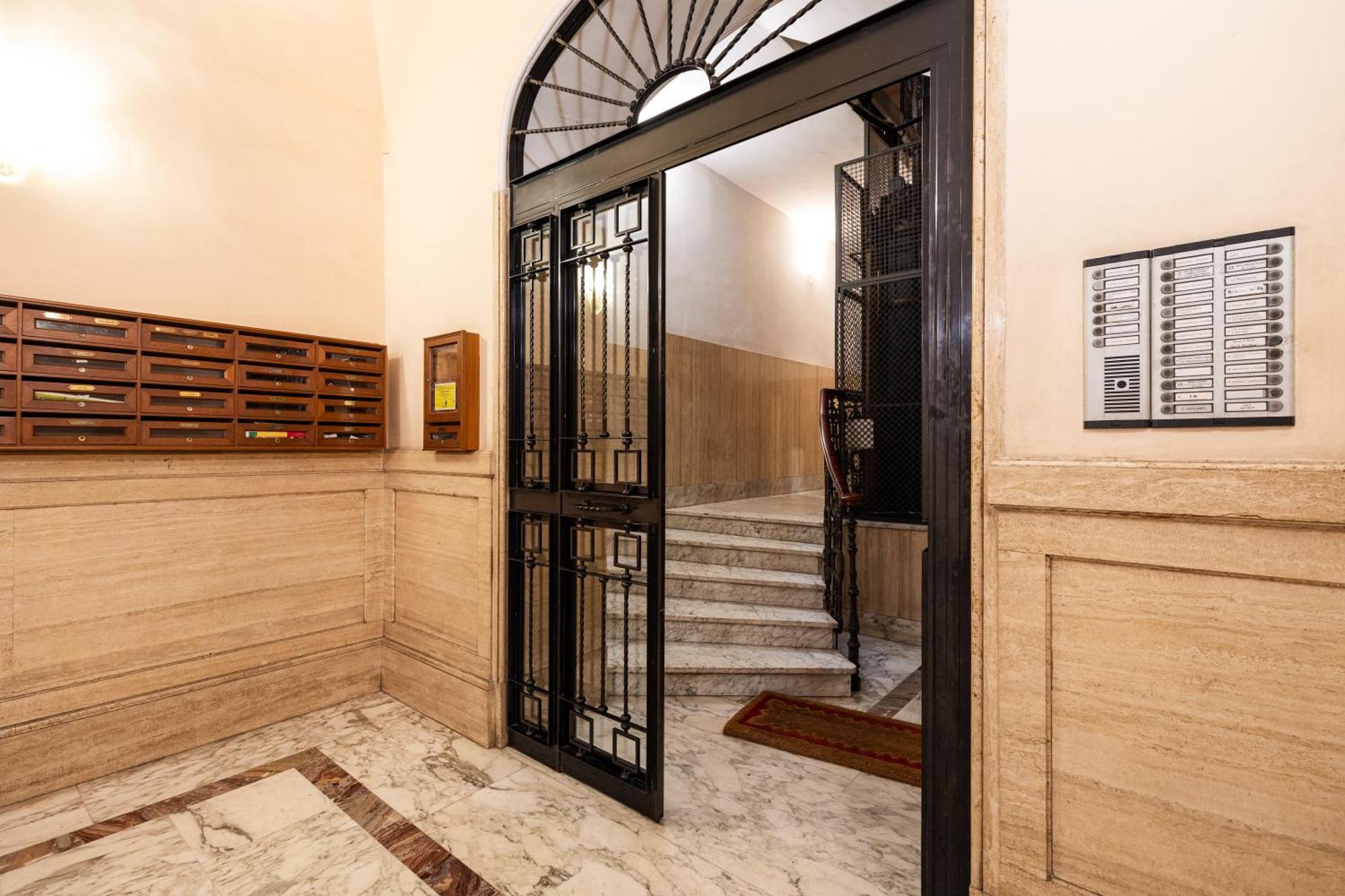 R.c. Vatican View Guest house *