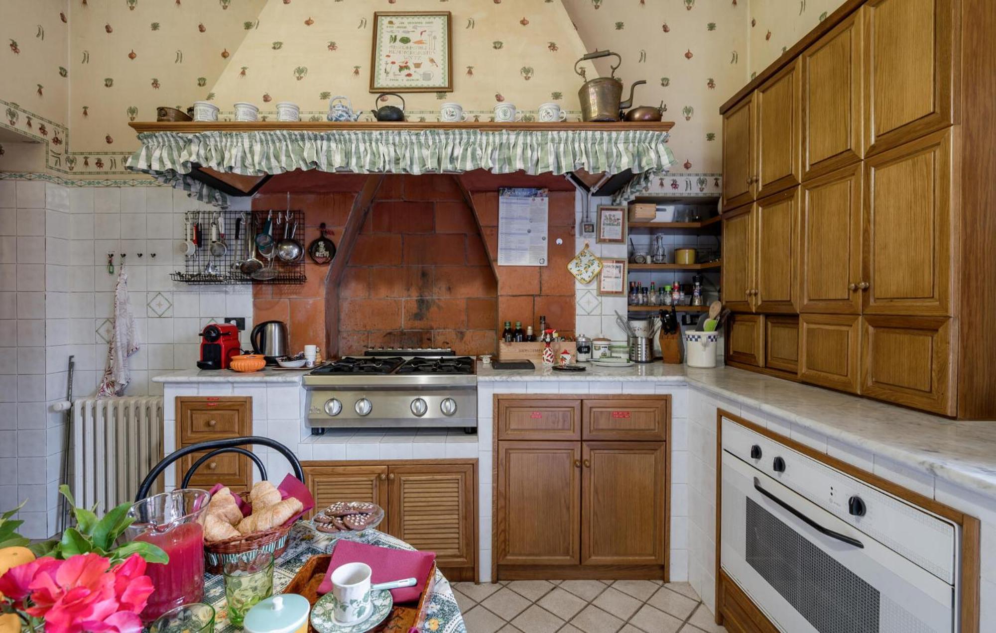 Cozy In With Kitchen Rome