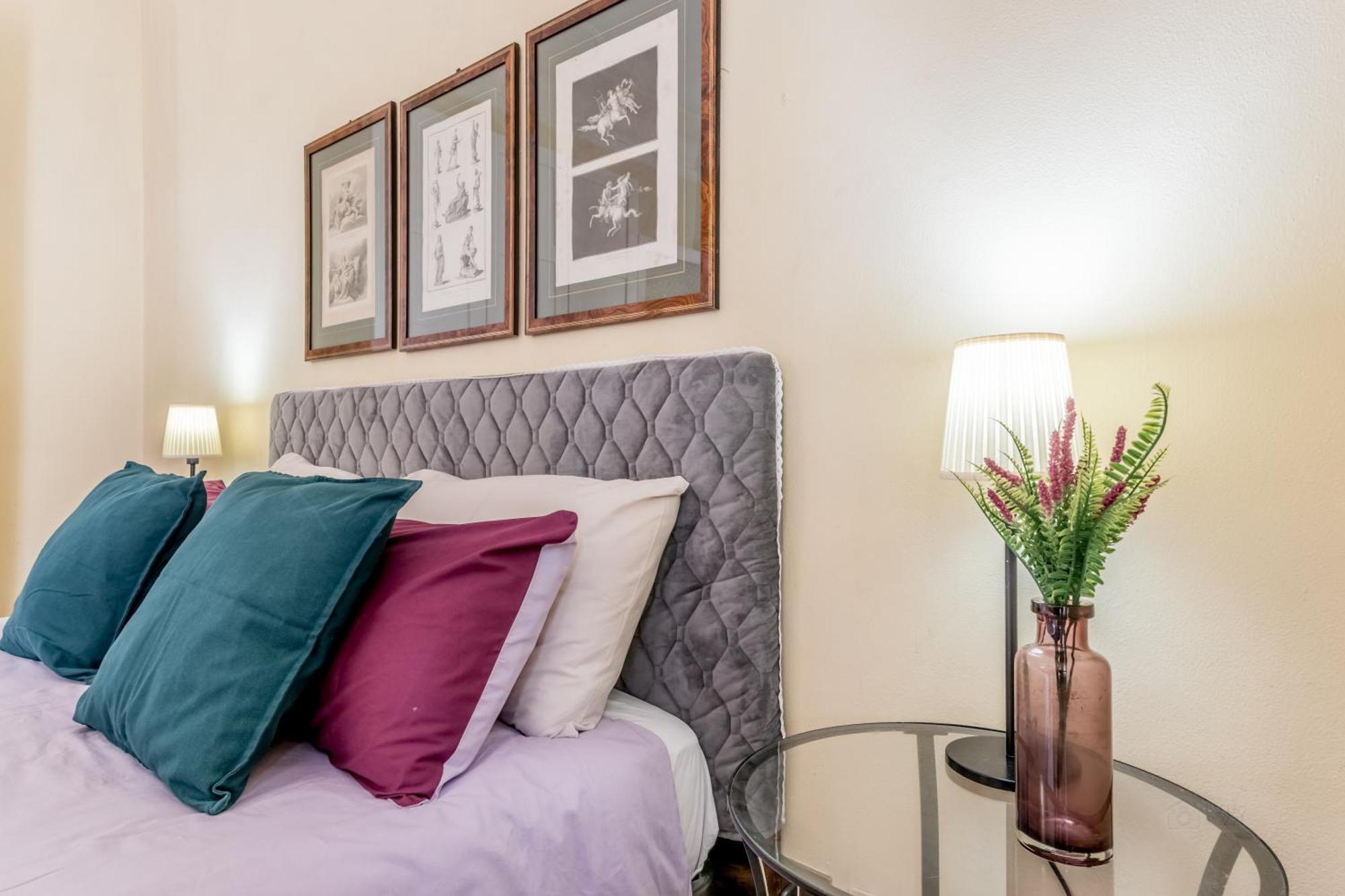 Vatican House Entire With 2 Bedrooms & Wi-fi, Just Steps From The Vatican! Apartment *