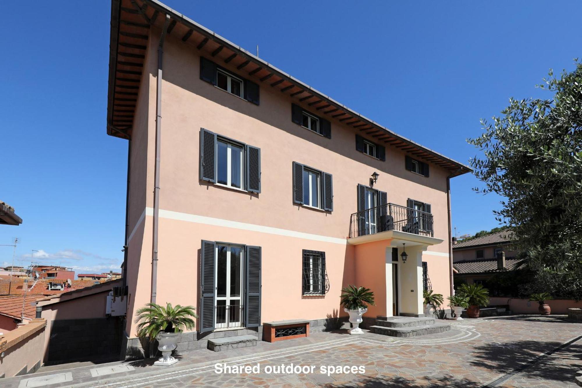 Con Piscina Villa Rome