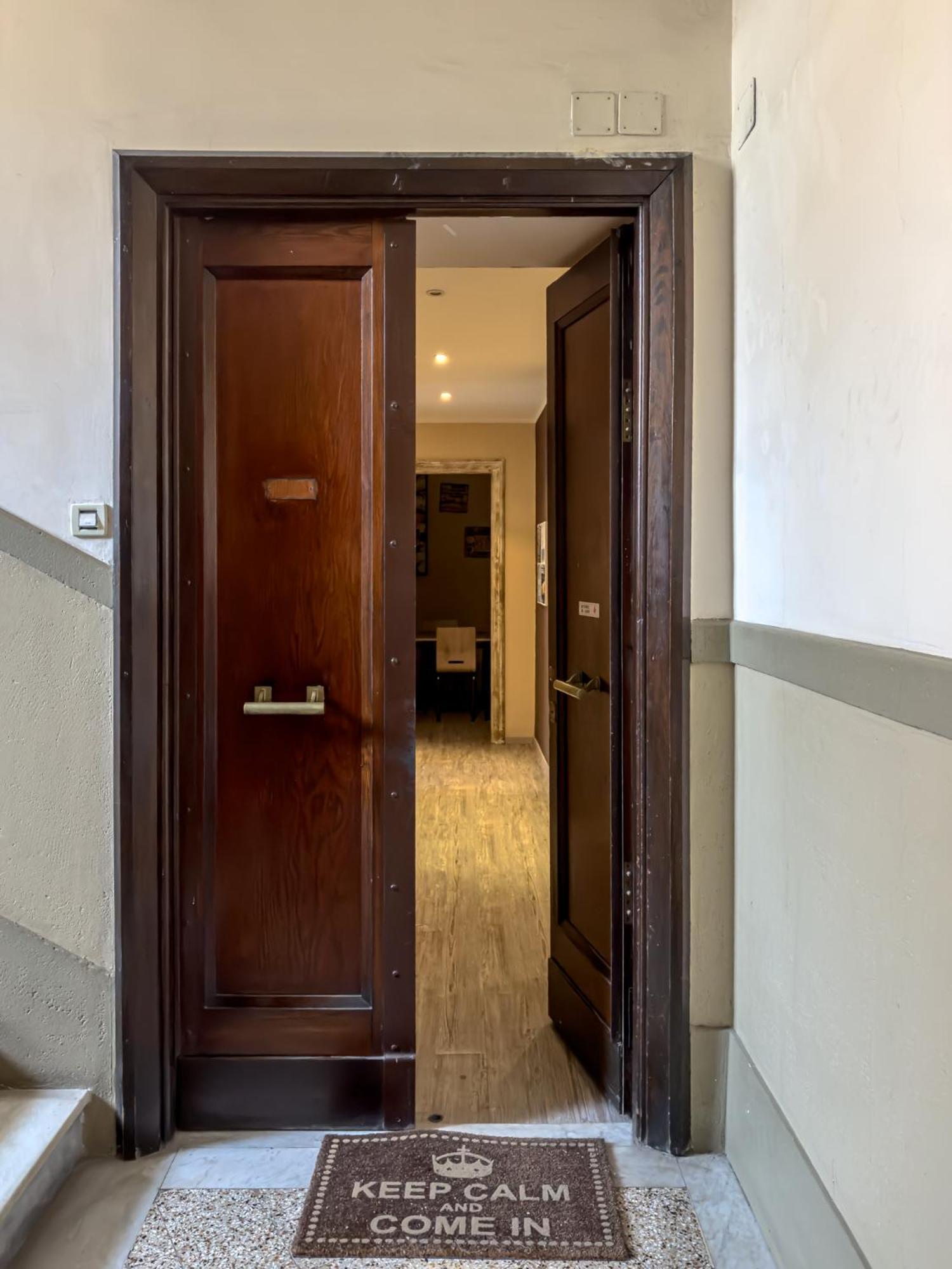 Apartment Claudio Flat - Metro Re Di & Wi-fi