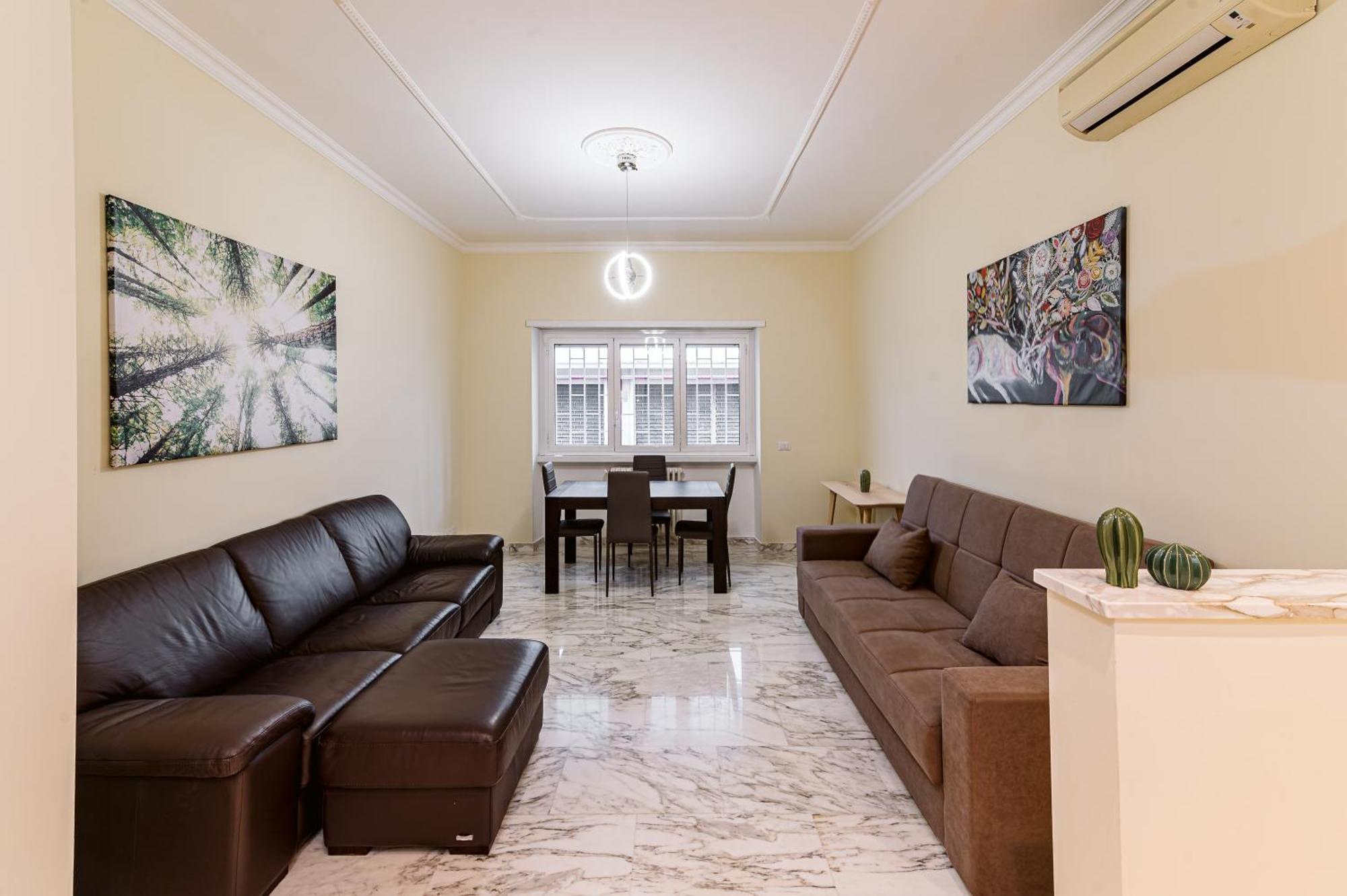 Apartment Papa Rome