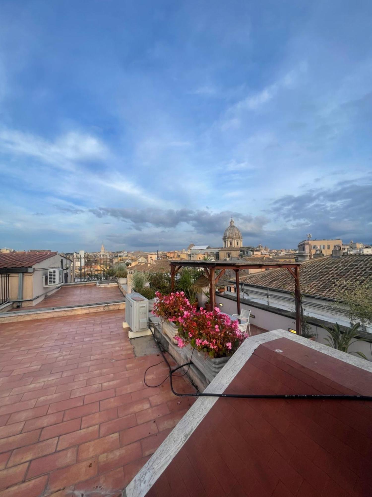Flower Apartment Rome