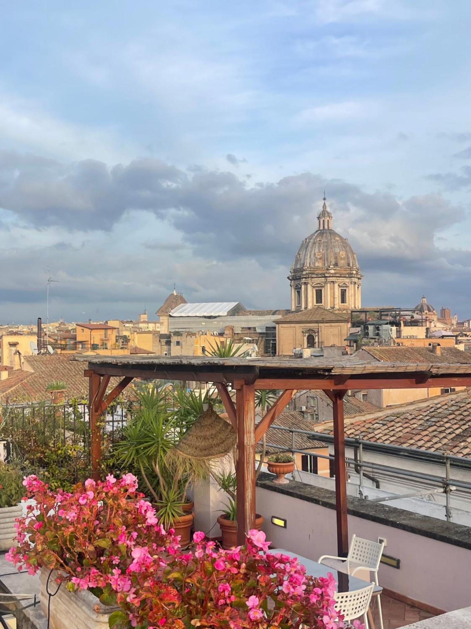 Flower Apartment Rome