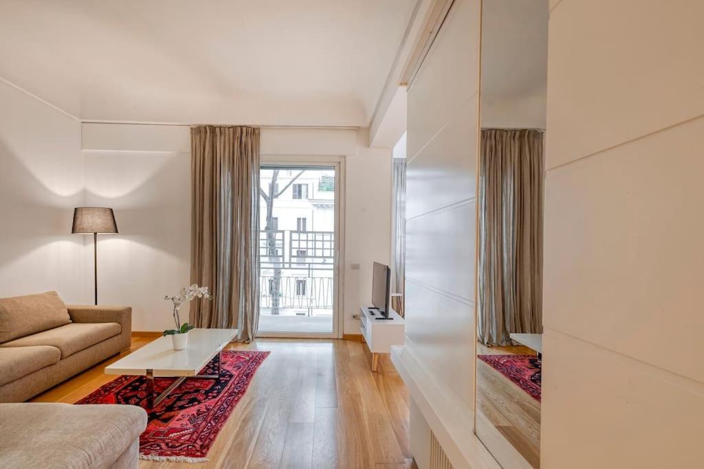 2 - Exclusive 2bedroom & 2bathroom
