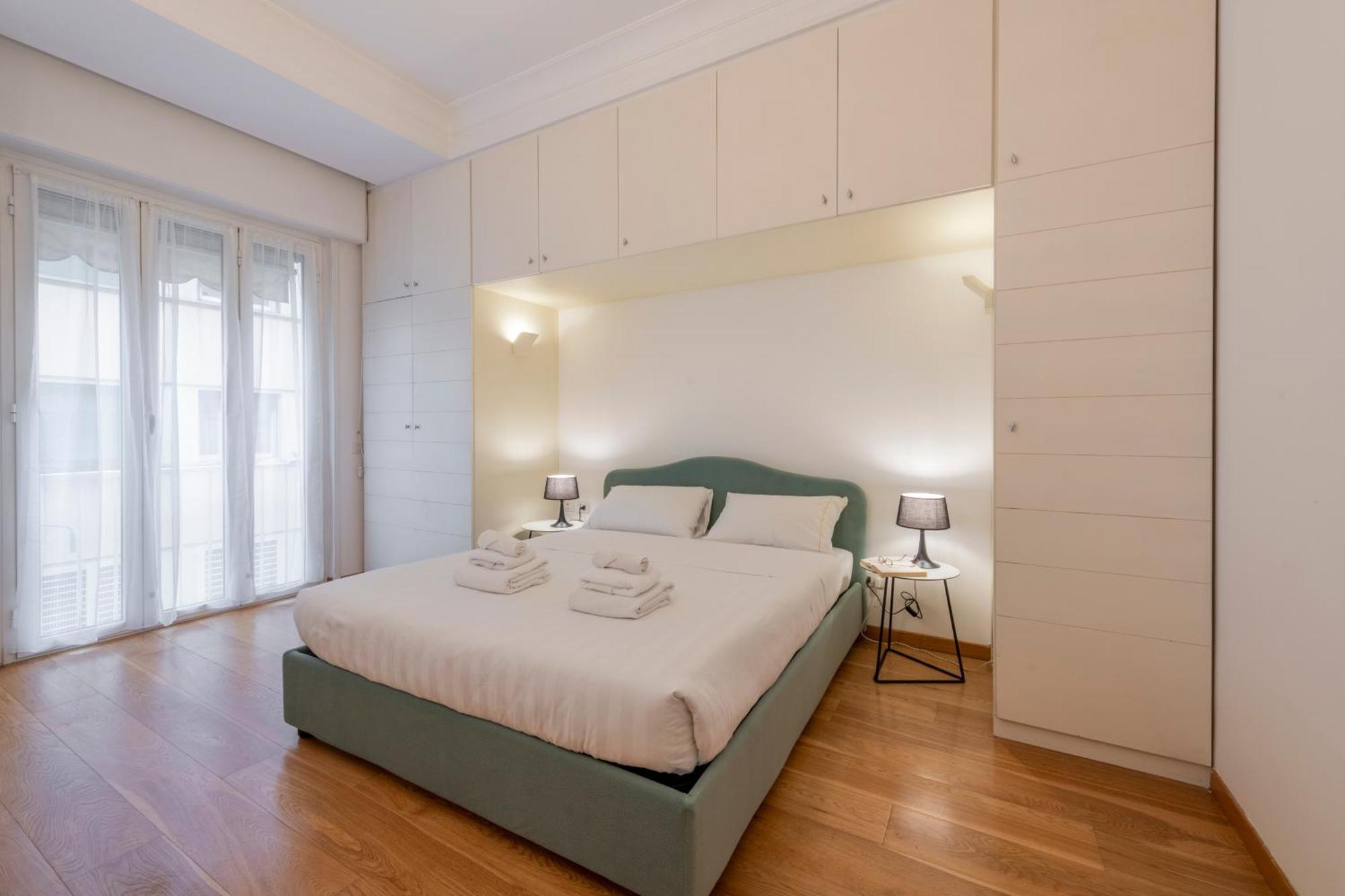 2 - Exclusive 2bedroom & 2bathroom Apartment *