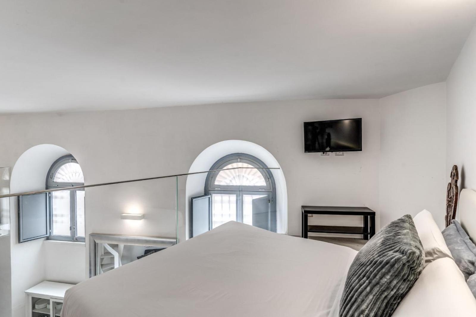 Elegant Flat In The Historic Near Colosseum! * Rome