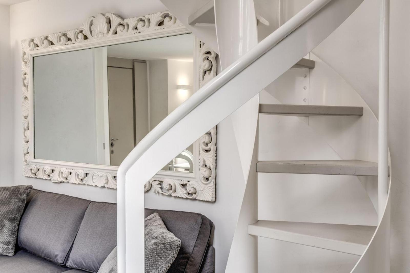 Elegant Flat In The Historic Near Colosseum! * Rome