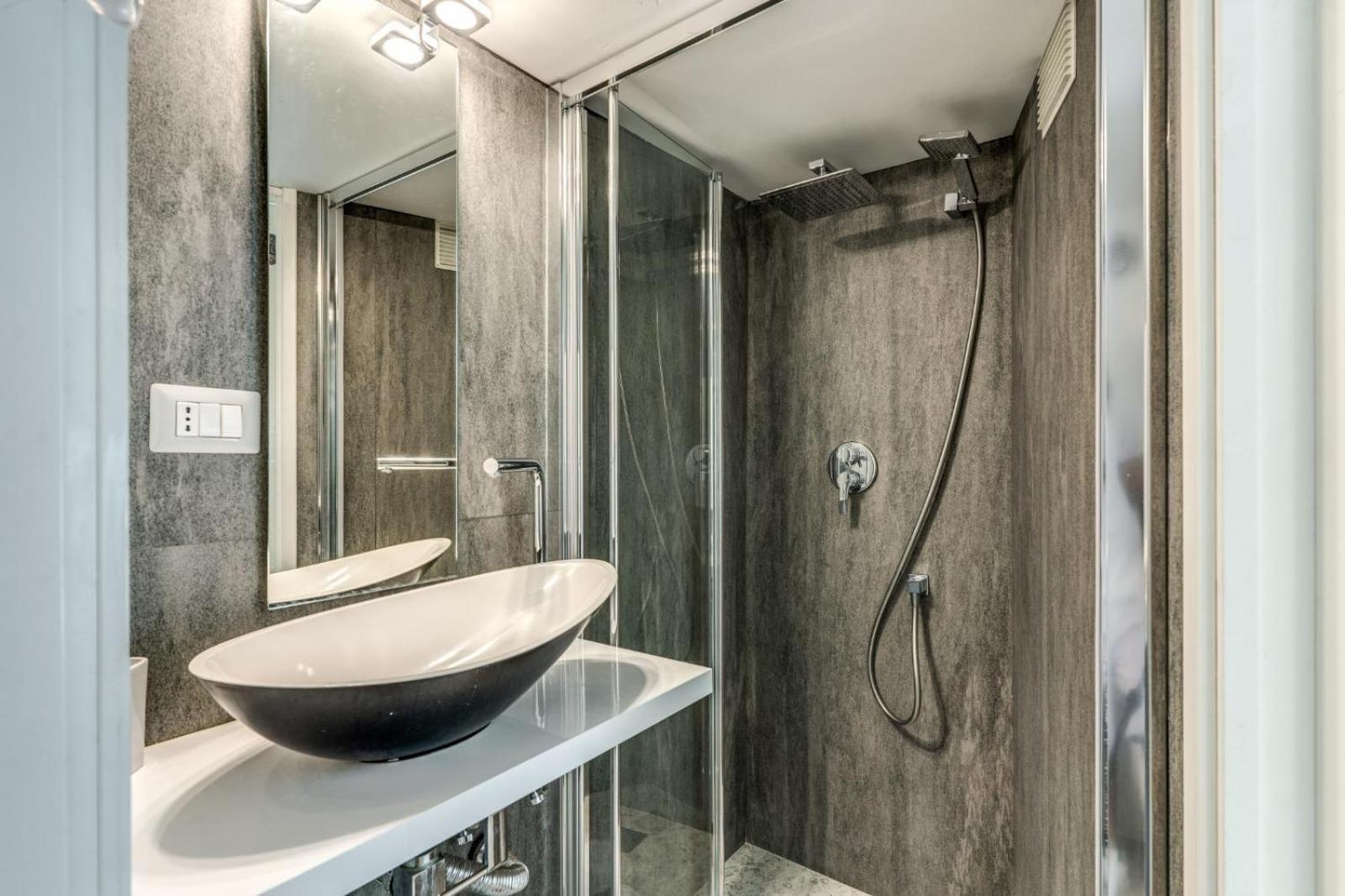 Apartment Elegant Flat In The Historic Near Colosseum!