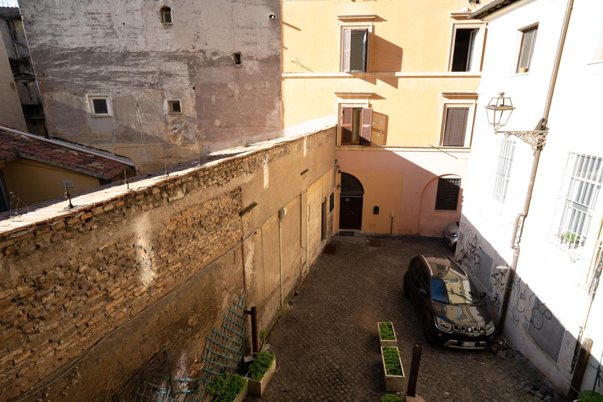 Monti Elite House *