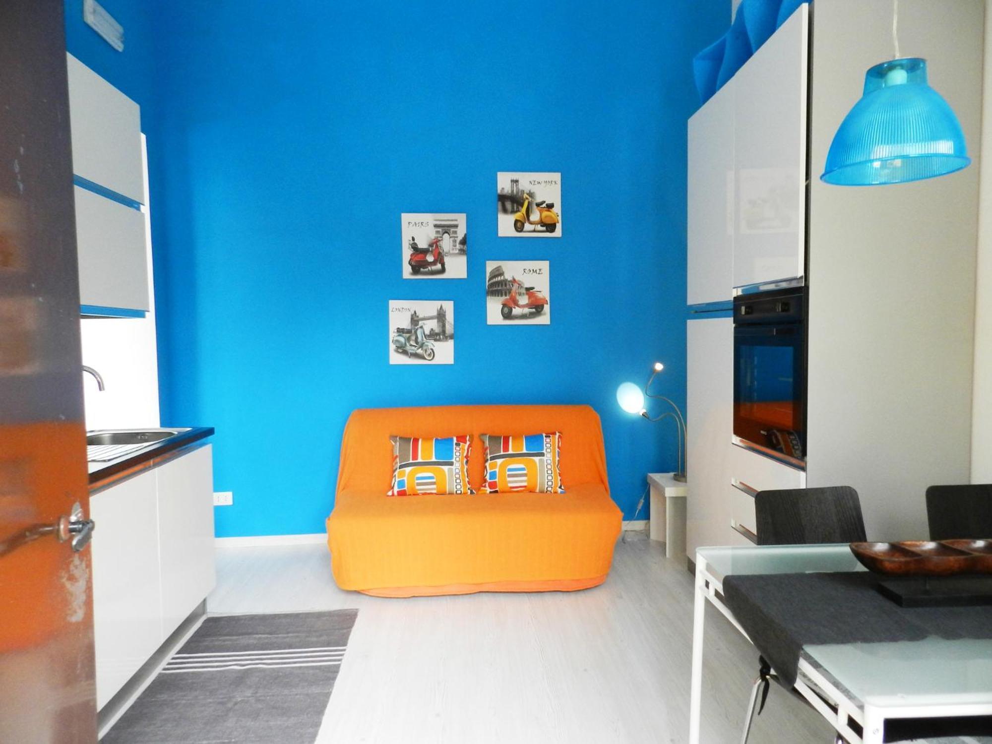 Lovely Blue Subway A Easy To Get Center