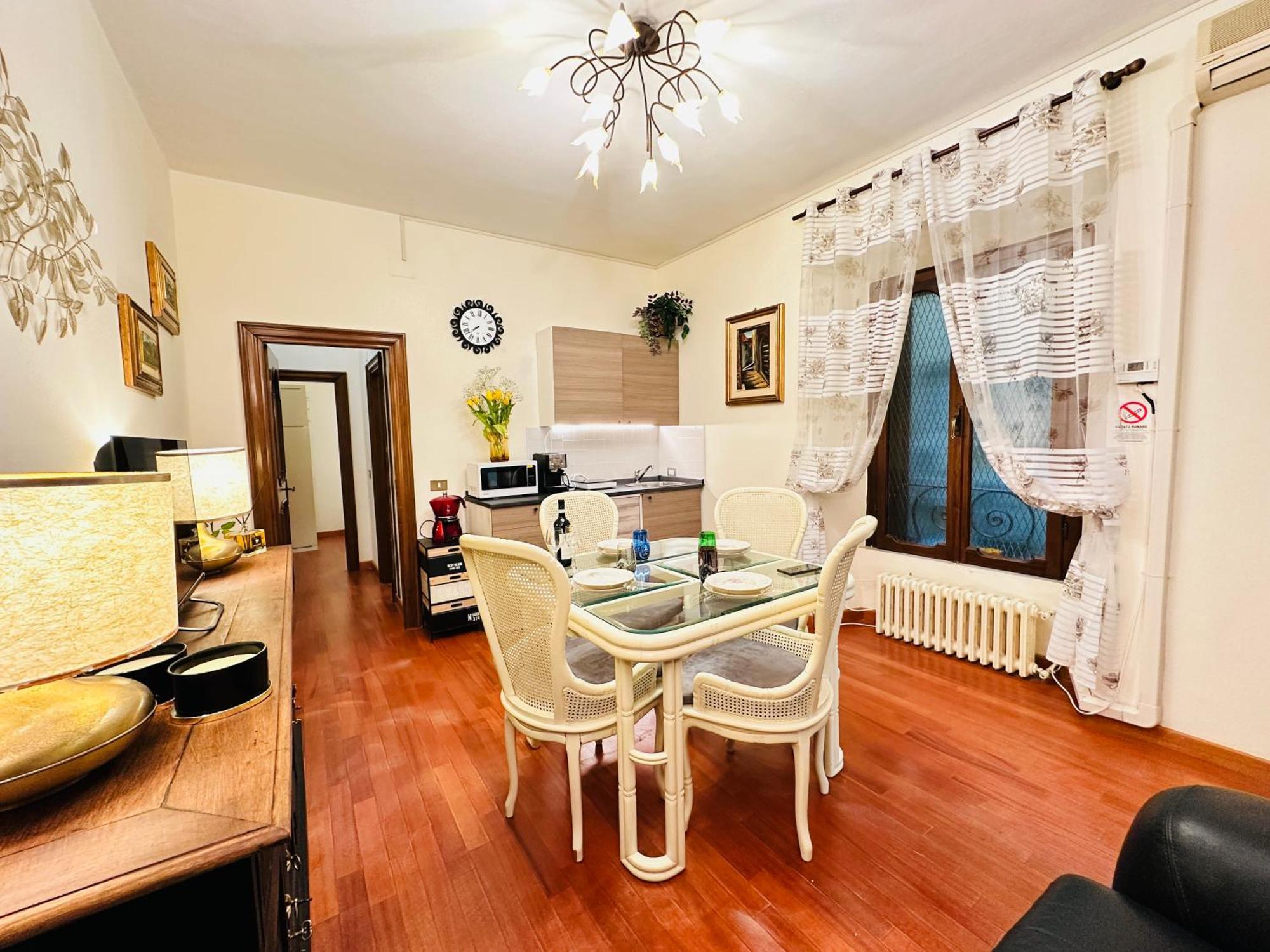 Via Veneto Lulus Apartment *