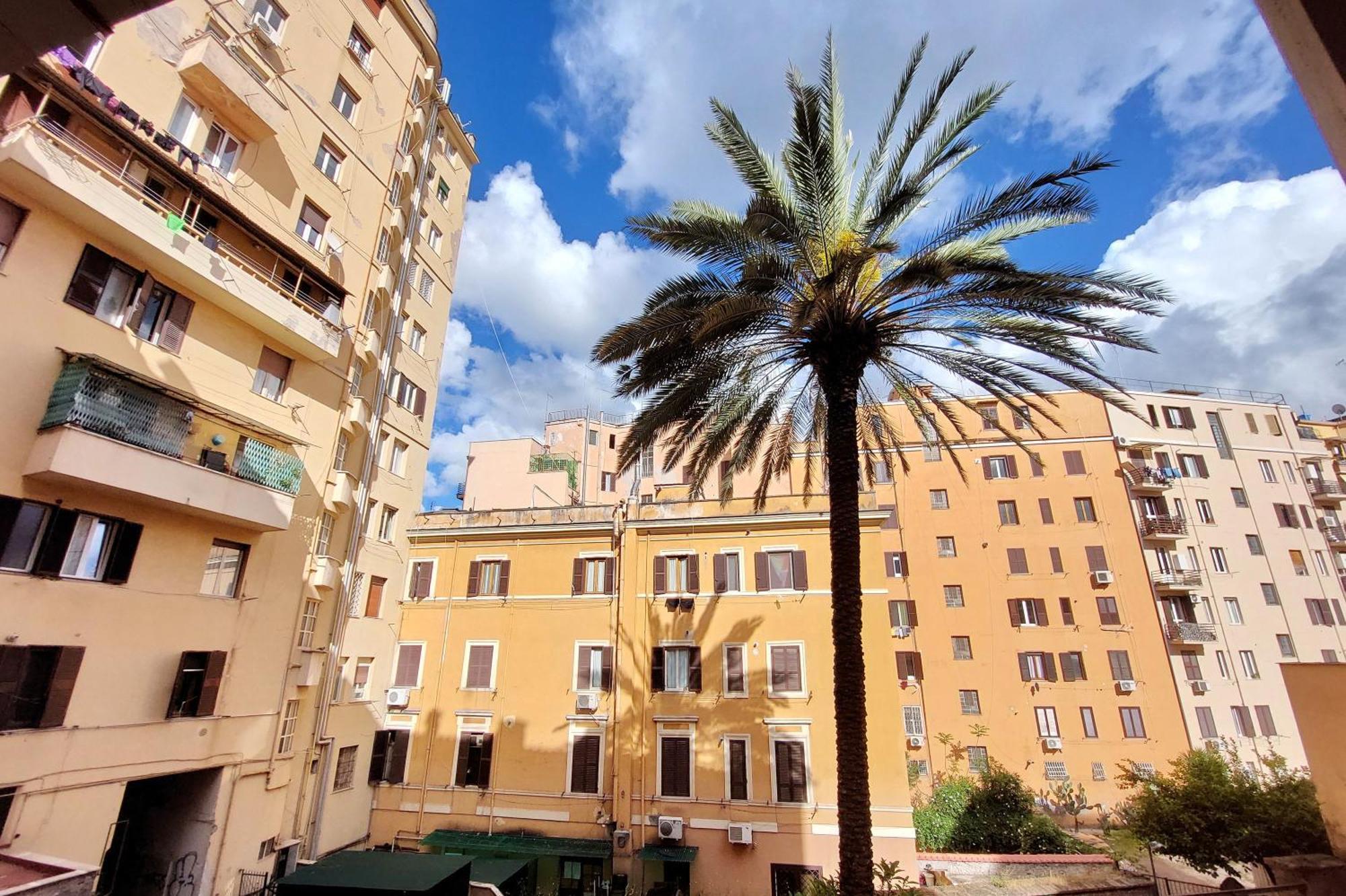 Appartamento Balconcino Romantico A Via Aosta Roma