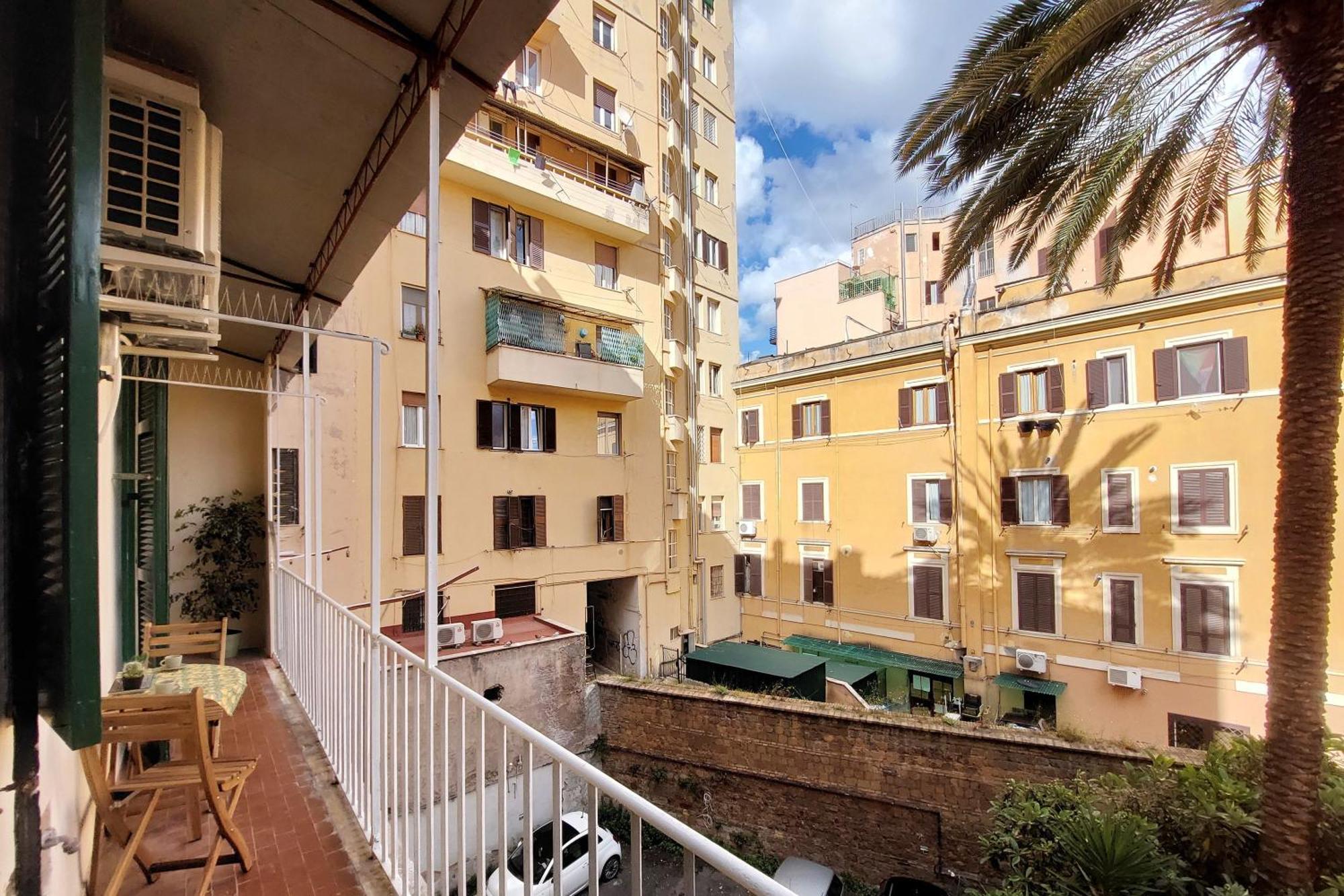 Appartamento Balconcino Romantico A Via Aosta Roma
