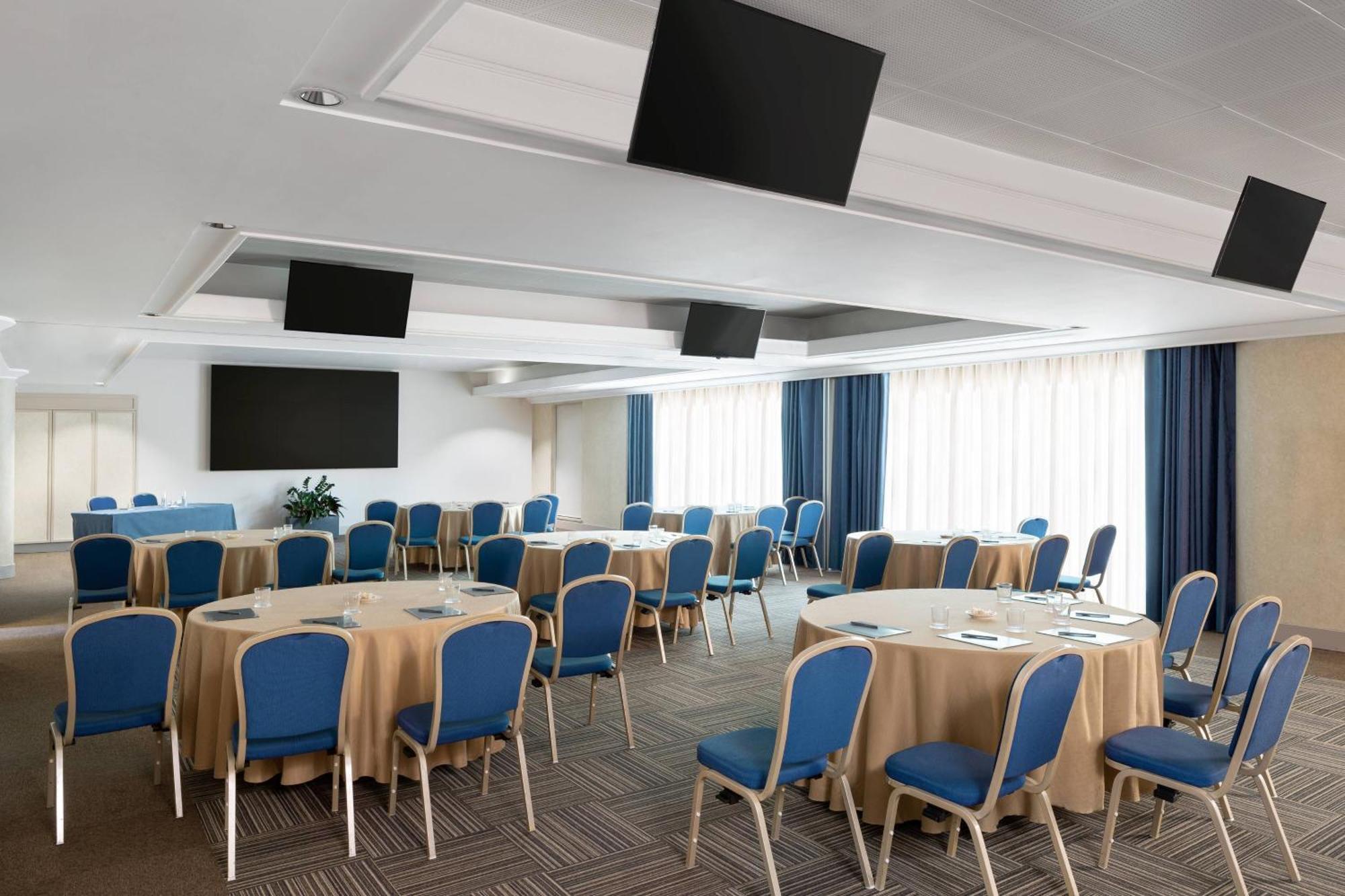 Courtyard By Marriott Park 4* Rome