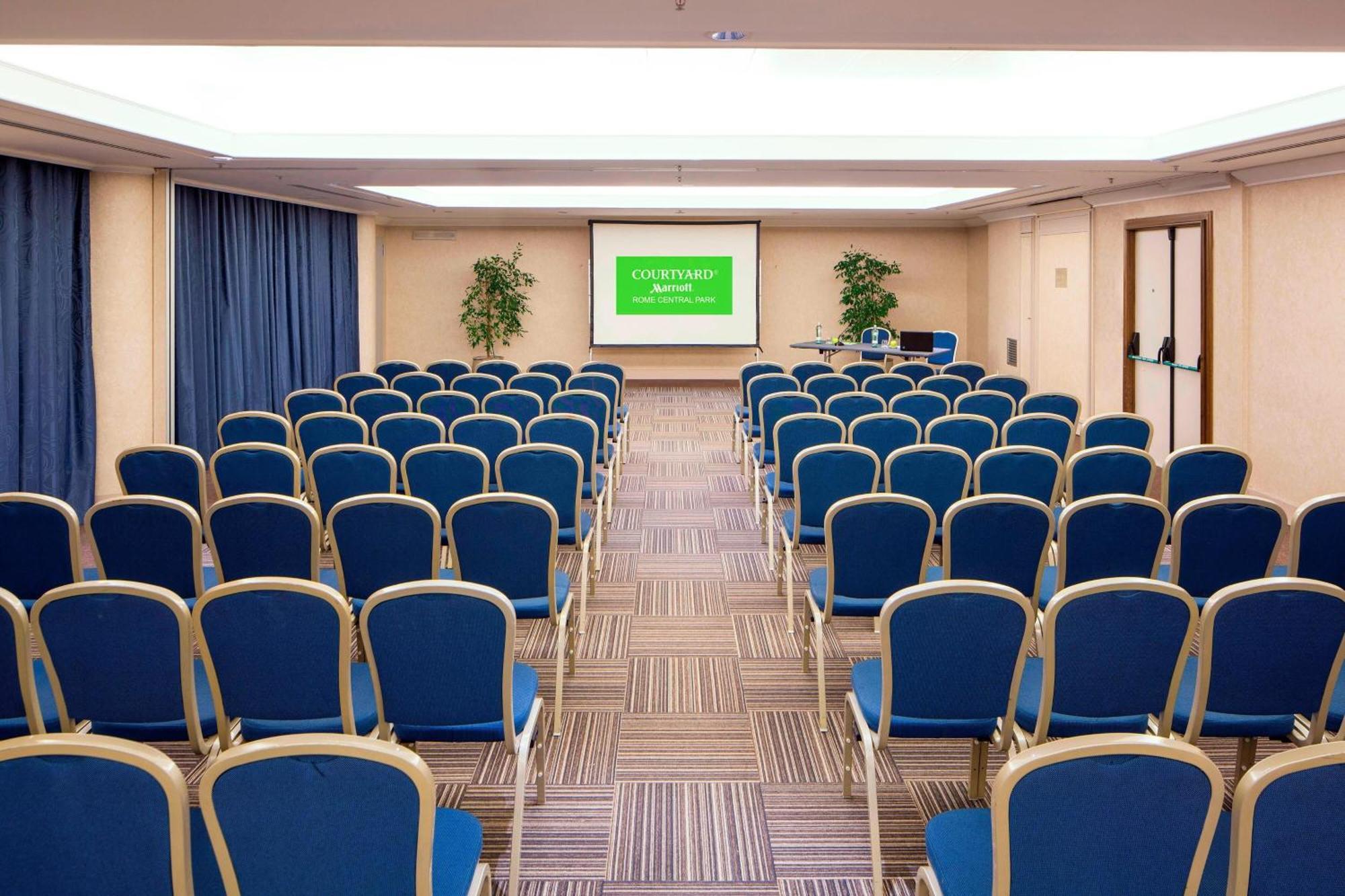 Courtyard By Marriott Park 4* Rome