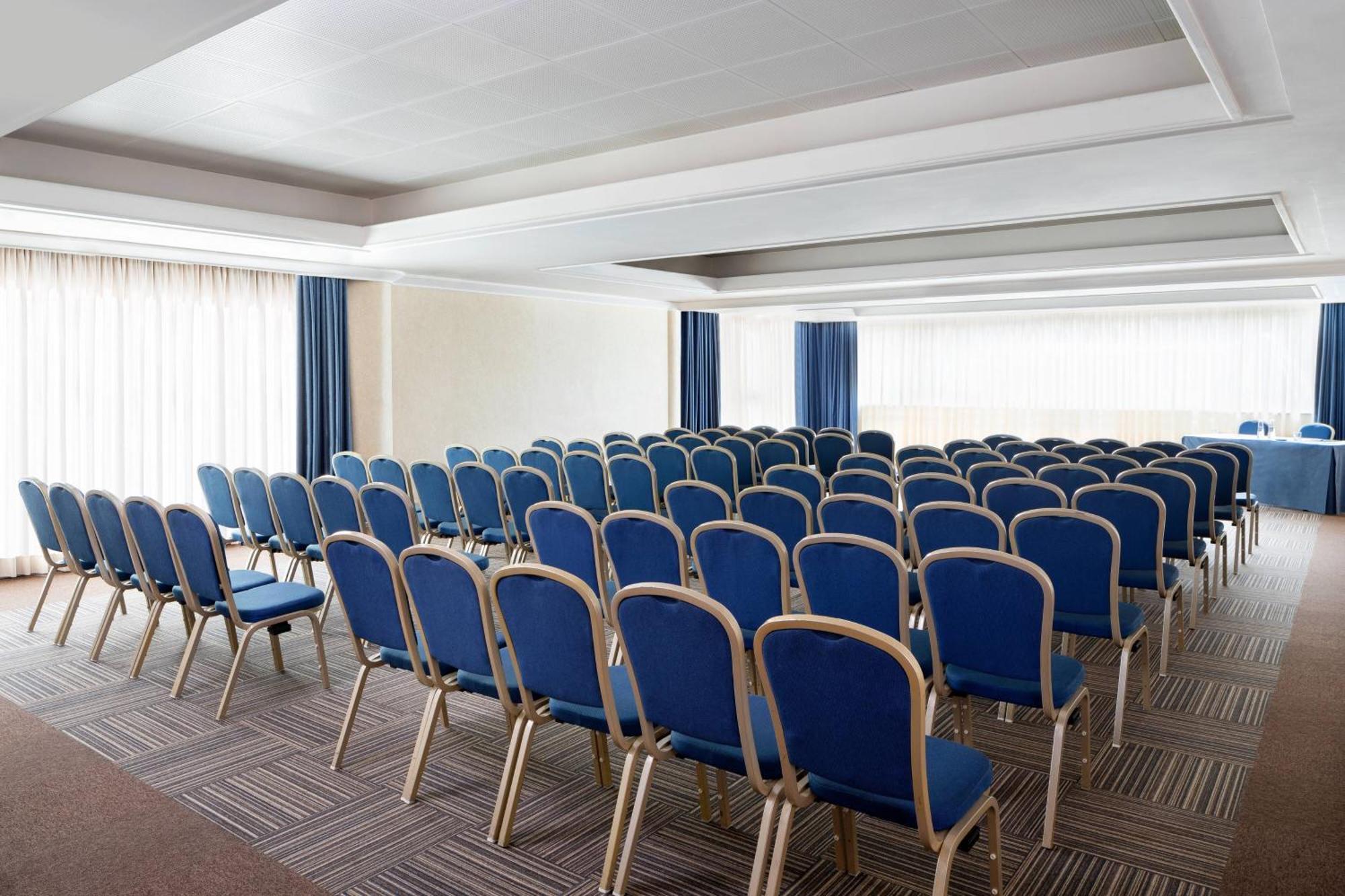 Courtyard By Marriott Park Hotel 4*