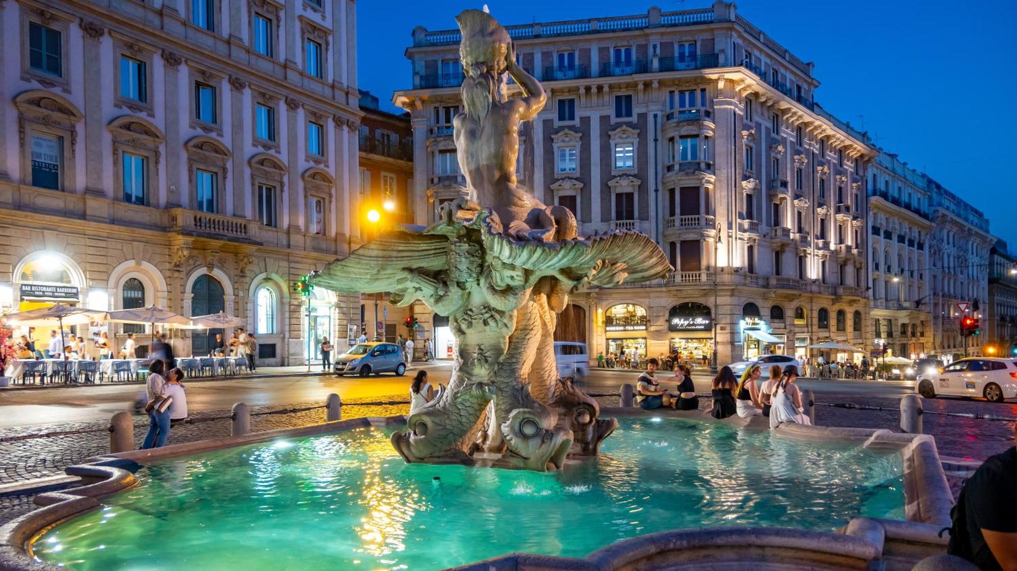Gh Trevi Fountain 2*