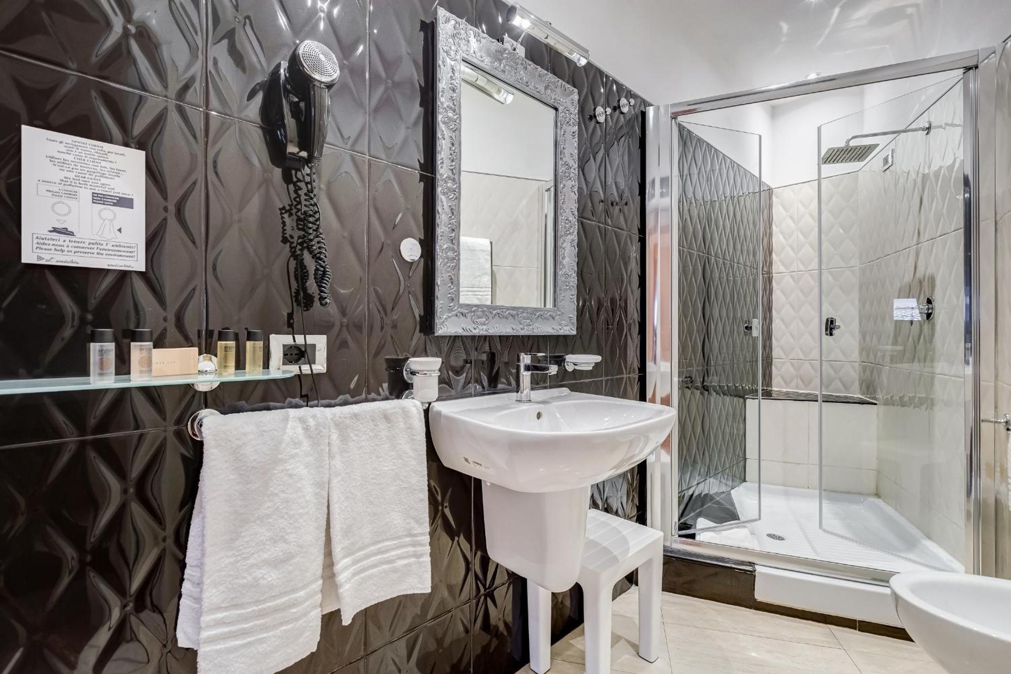 Navona Queen Rooftop Guest house