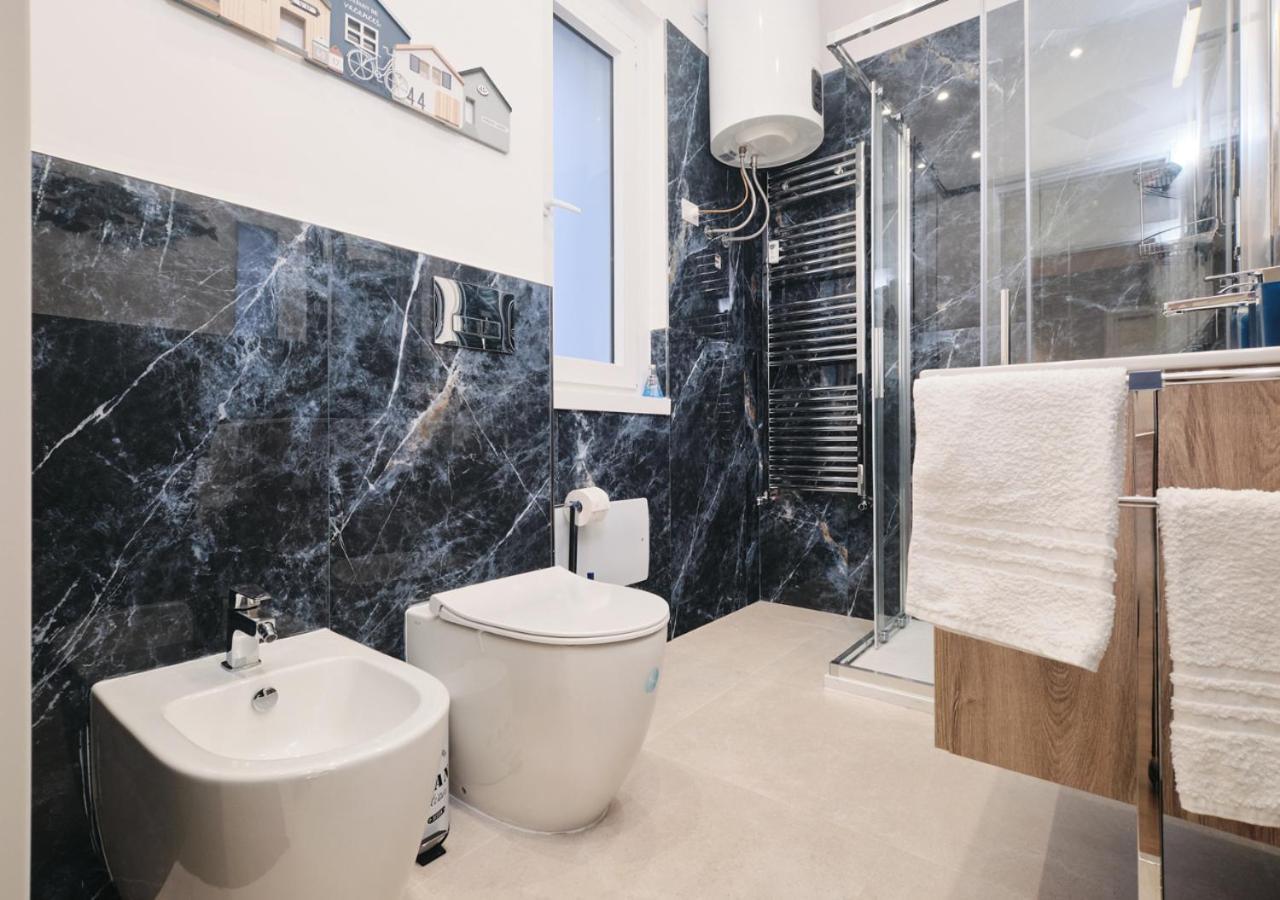 Apartment Colosseo A 15 Minuti - Elegante In Centro Rome