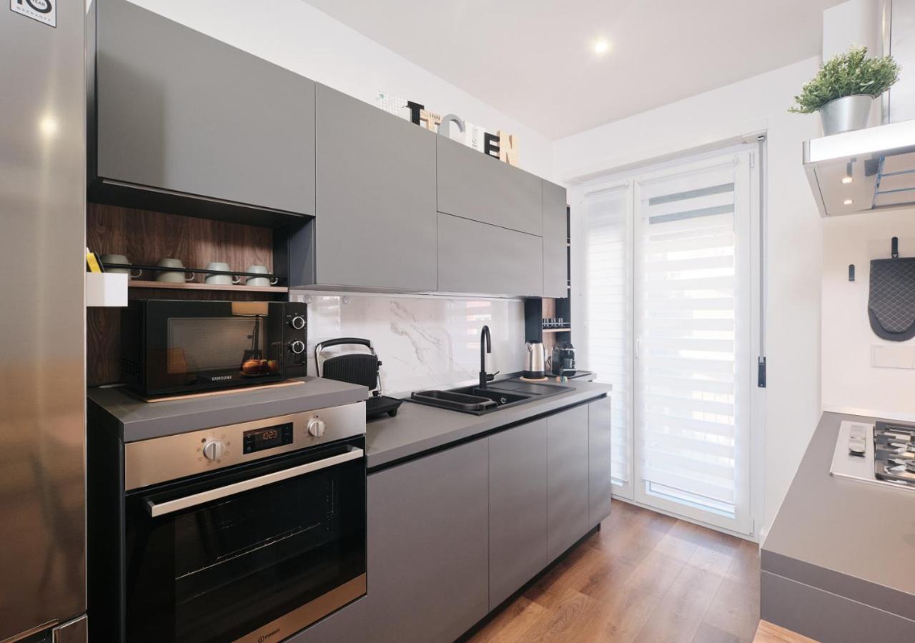 Apartment Colosseo A 15 Minuti - Elegante In Centro Rome
