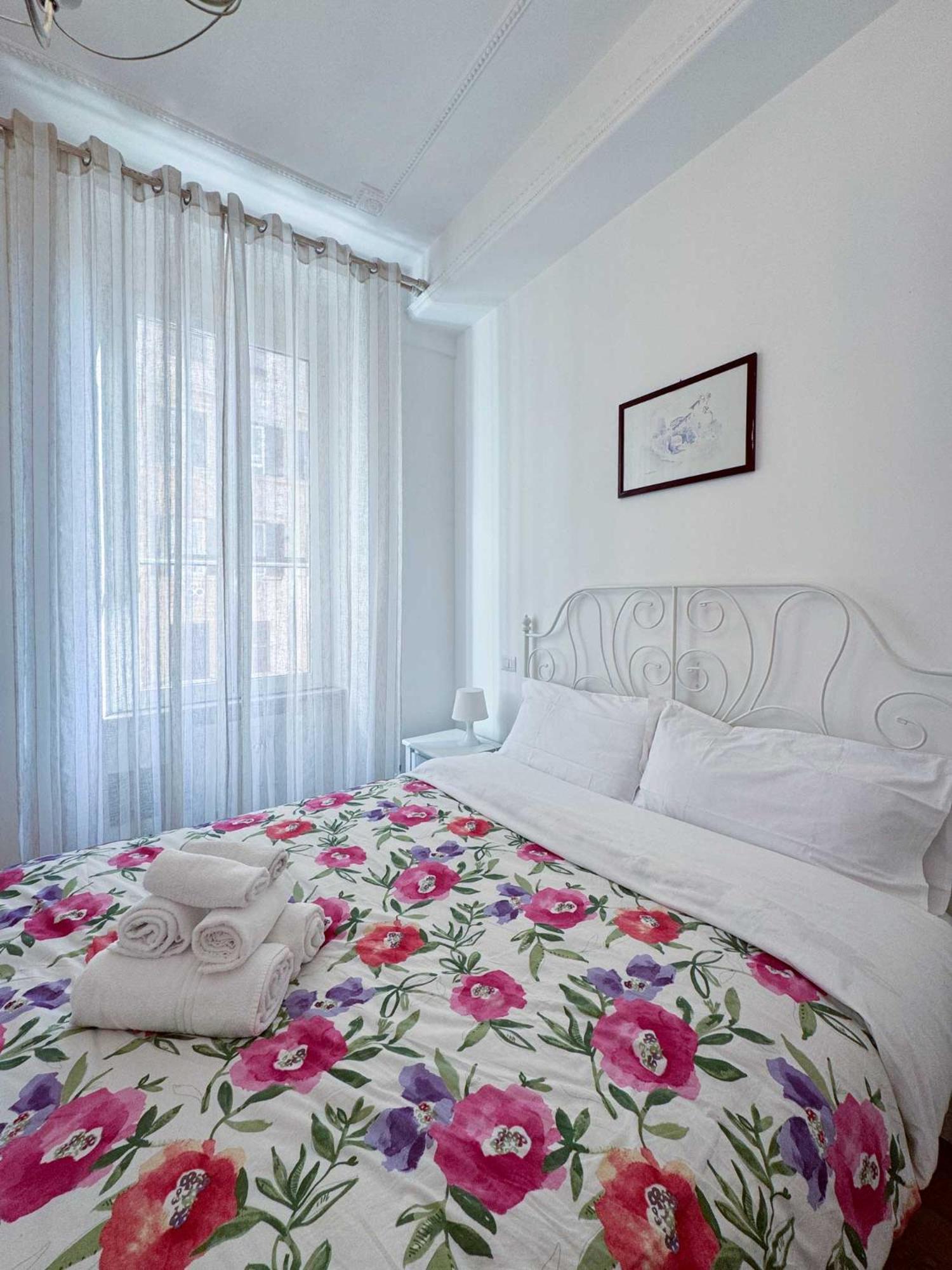 Piramide 2 Bedrooms & 2 Bathrooms *