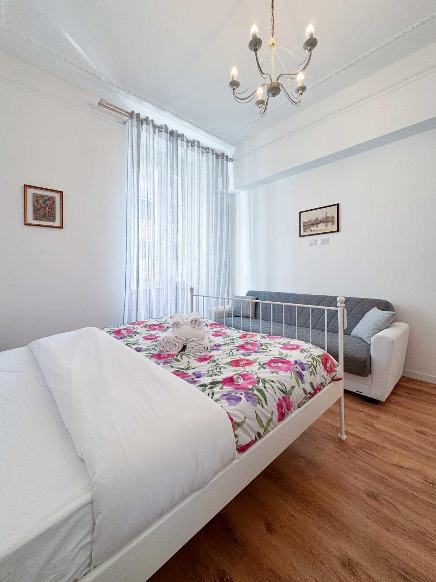 Piramide 2 Bedrooms & 2 Bathrooms *