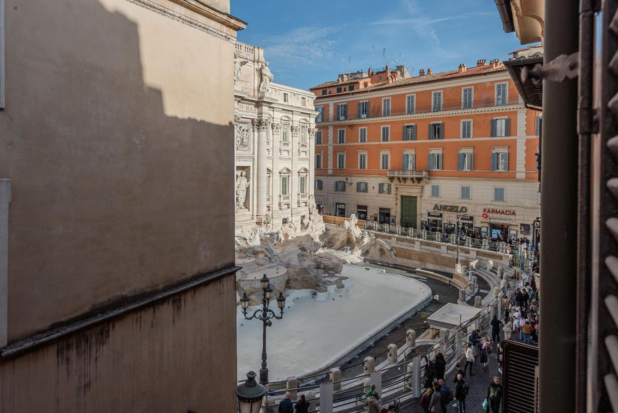 Acque Romane Fontana Di Trevi M Appartamento *