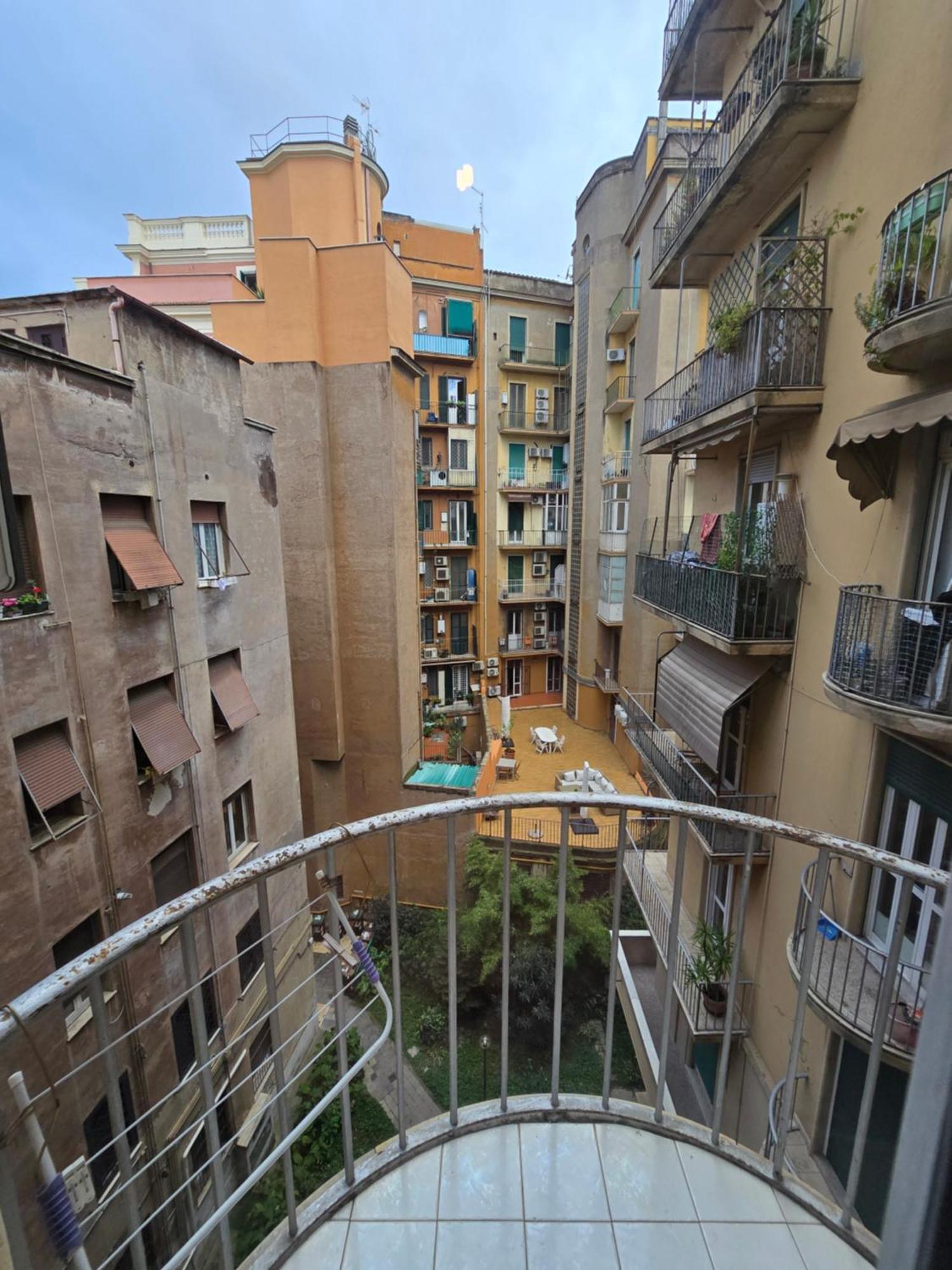 Esquilino Di Yan Rome