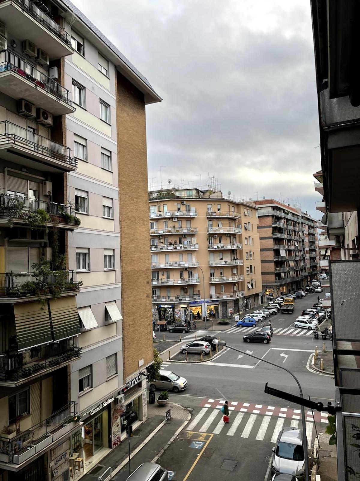 Domus Acquedotti * Rome