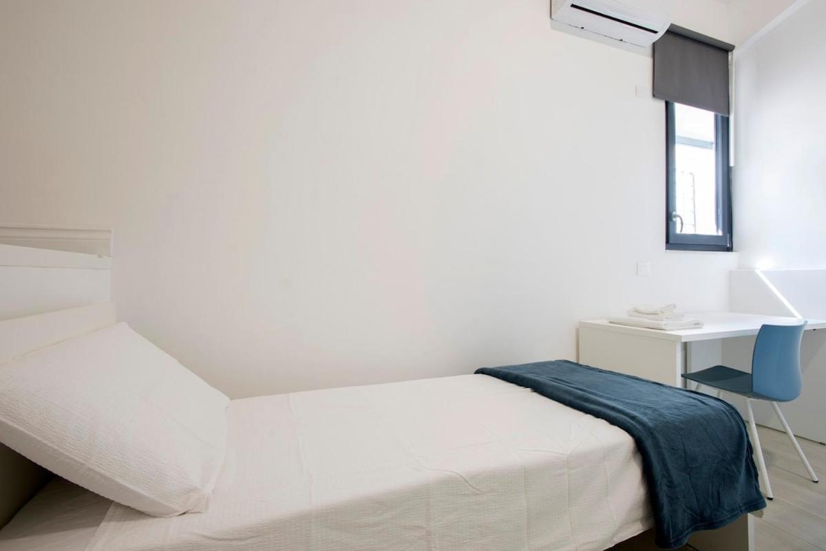 Apartment Urban Oasis With Patio For 5 Guests - Reserved Parking - Termini *