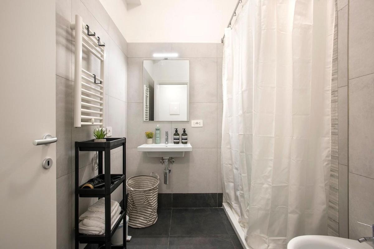 Urban Oasis With Patio For 5 Guests - Reserved Parking - Termini * Rome