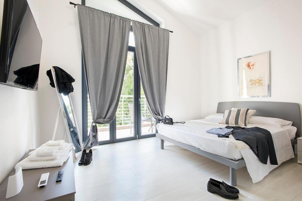 Urban Oasis With Patio For 5 Guests - Reserved Parking - Termini * Rome
