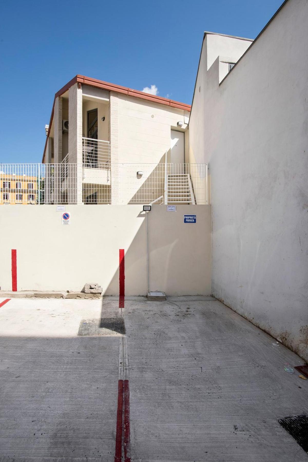 Urban Oasis With Patio For 5 Guests - Reserved Parking - Termini * Rome
