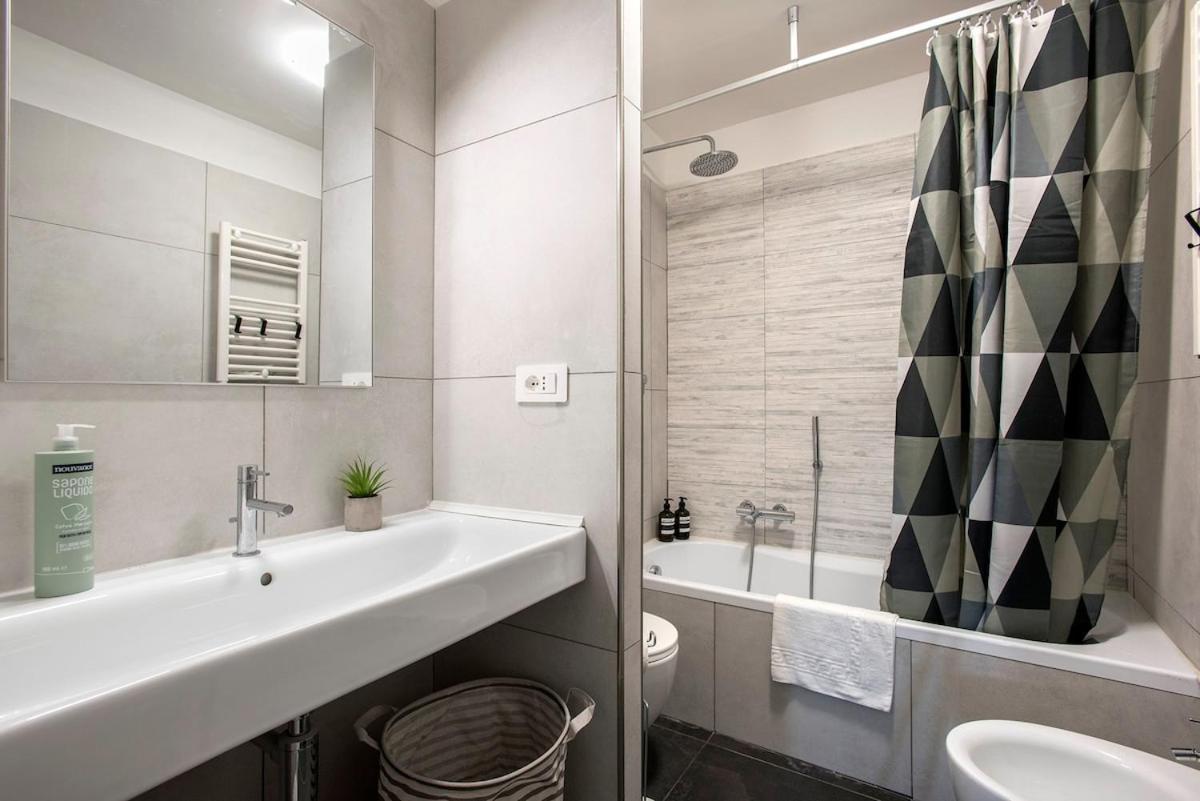 Urban Oasis With Patio For 5 Guests - Reserved Parking - Termini * Rome