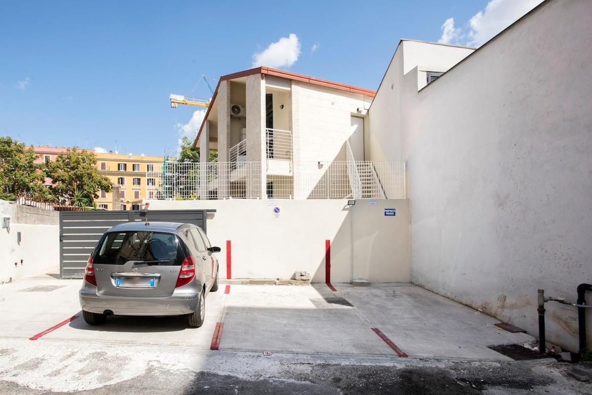 Apartment Urban Oasis With Patio For 5 Guests - Reserved Parking - Termini