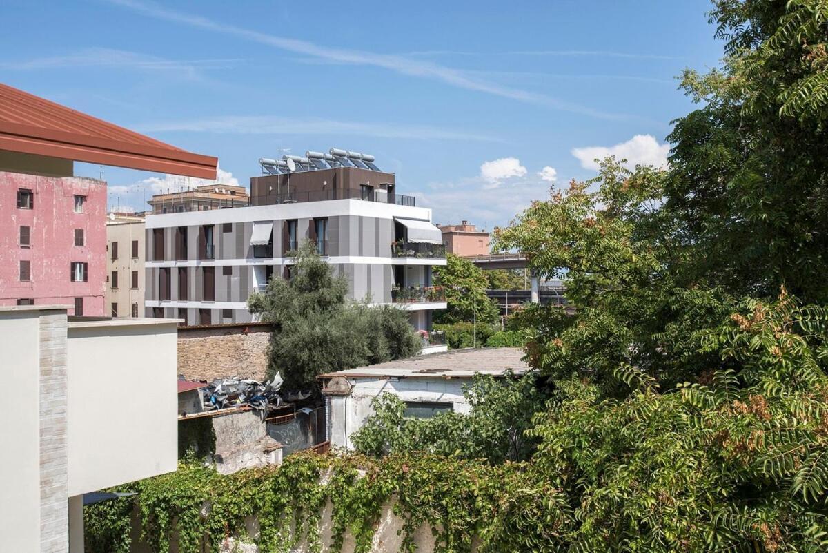Apartment Urban Oasis With Patio For 5 Guests - Reserved Parking - Termini Rome