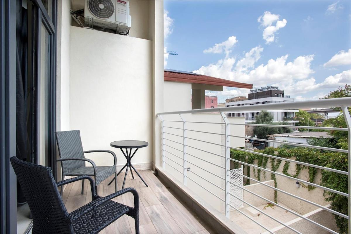 Apartment Urban Oasis With Patio For 5 Guests - Reserved Parking - Termini Rome