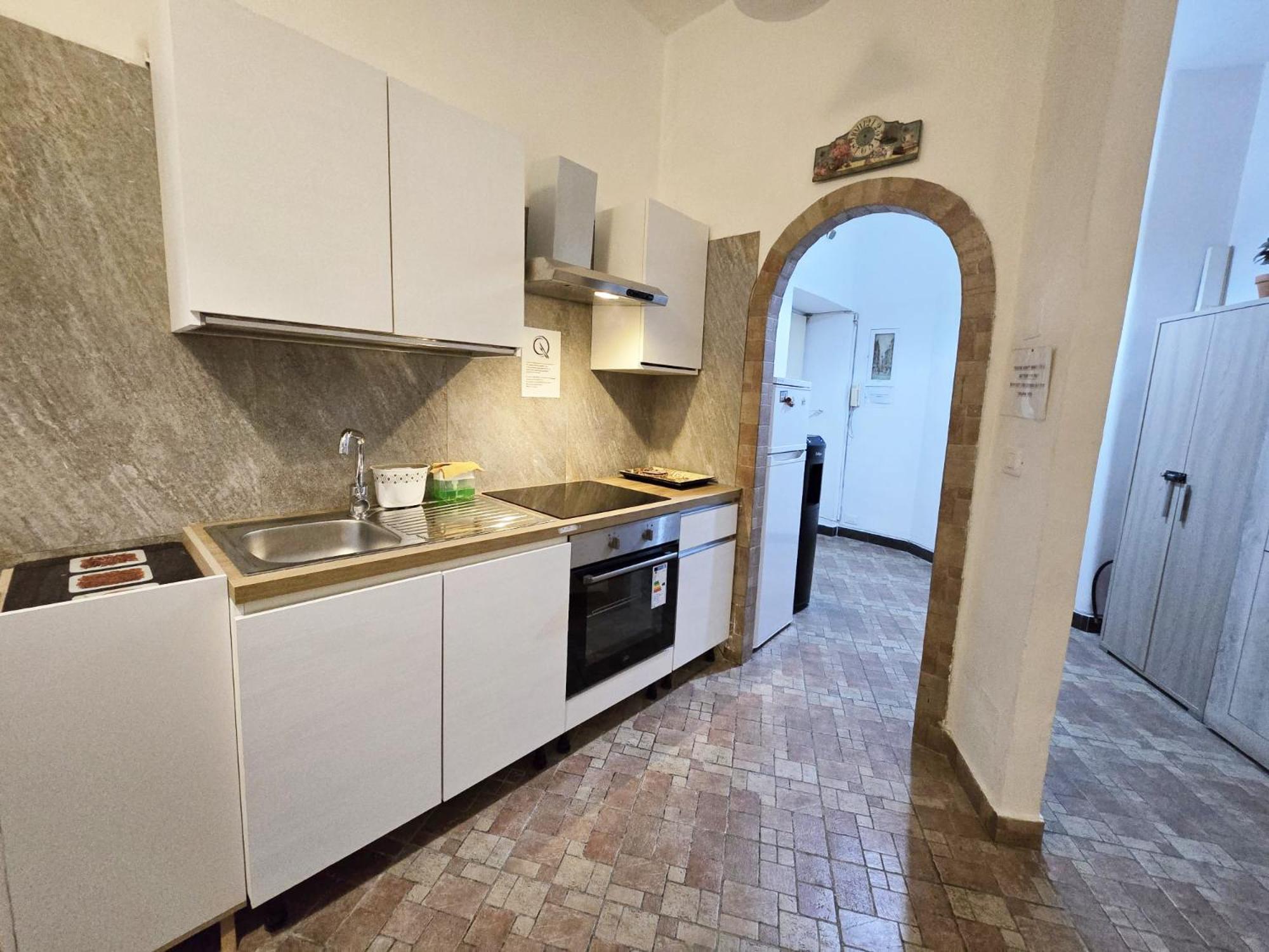 Hosting Flats Rome