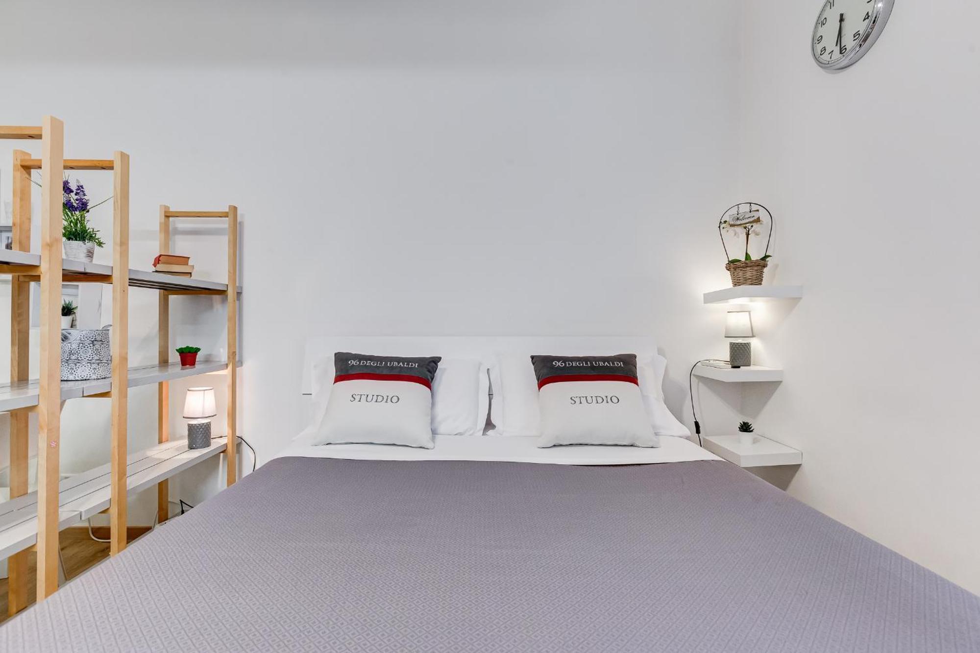 96 Degli Ubaldi Apartment