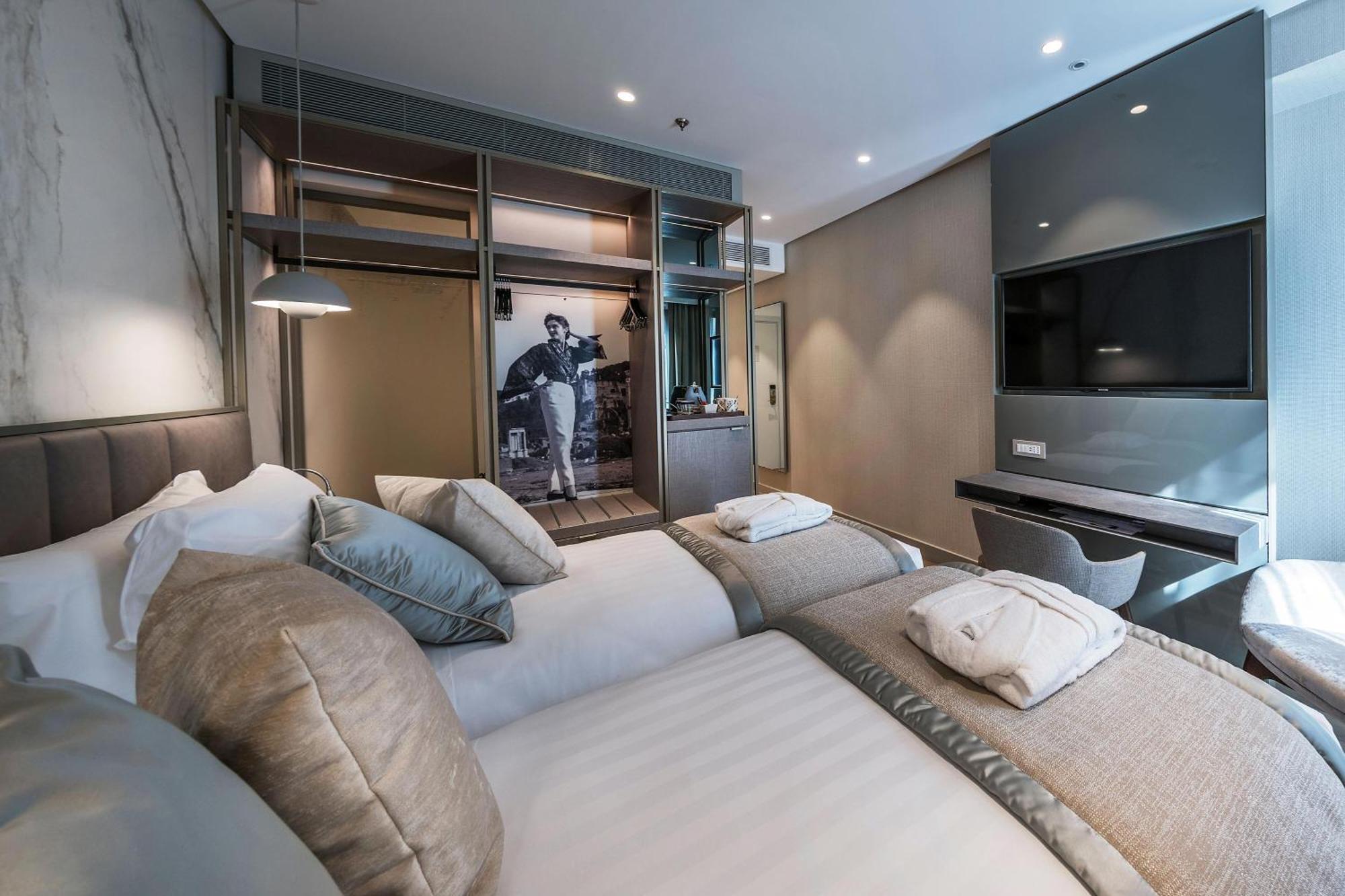 The Regency, Rome, A Tribute Portfolio 4*