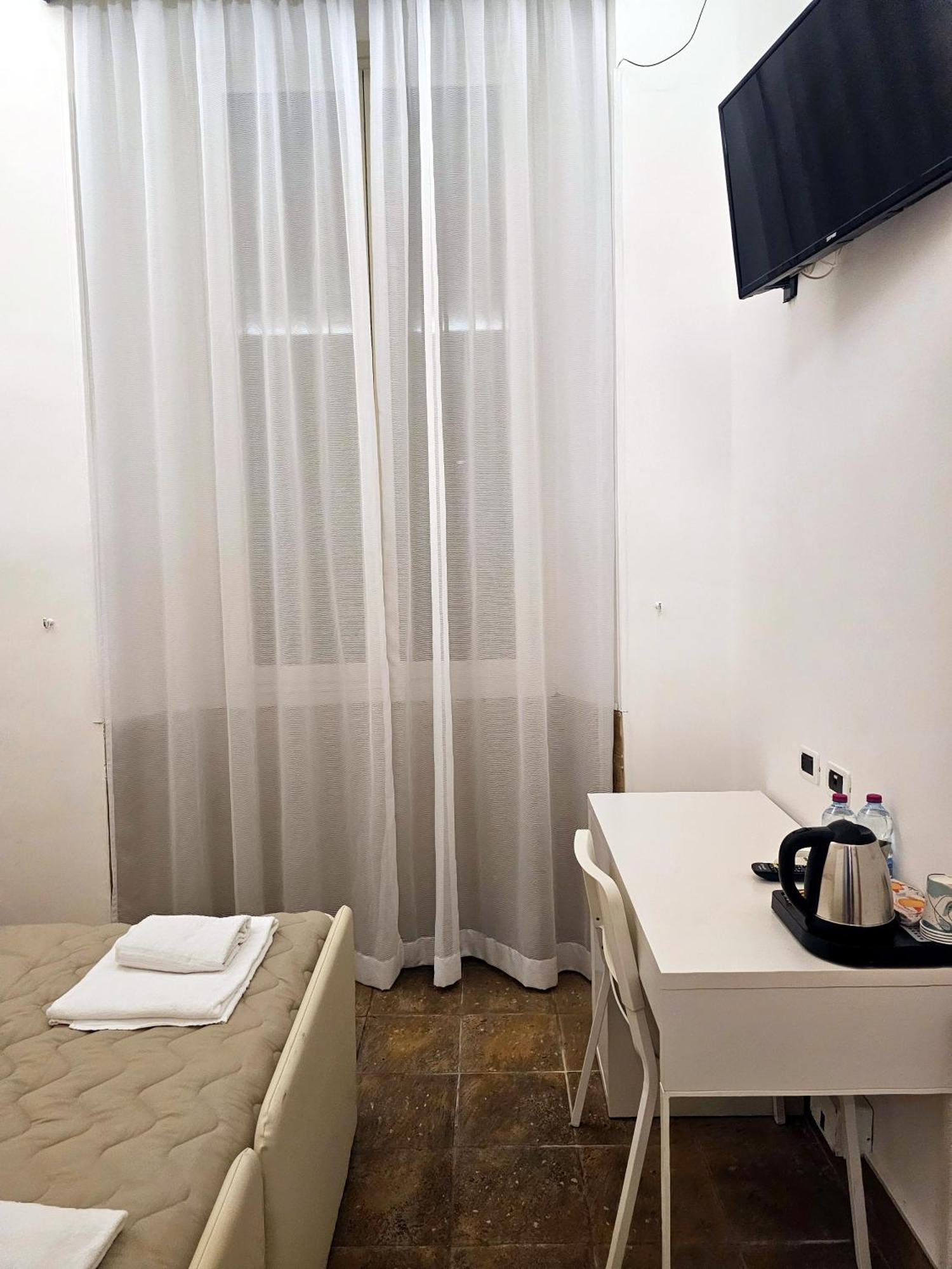 Check In Guest house *