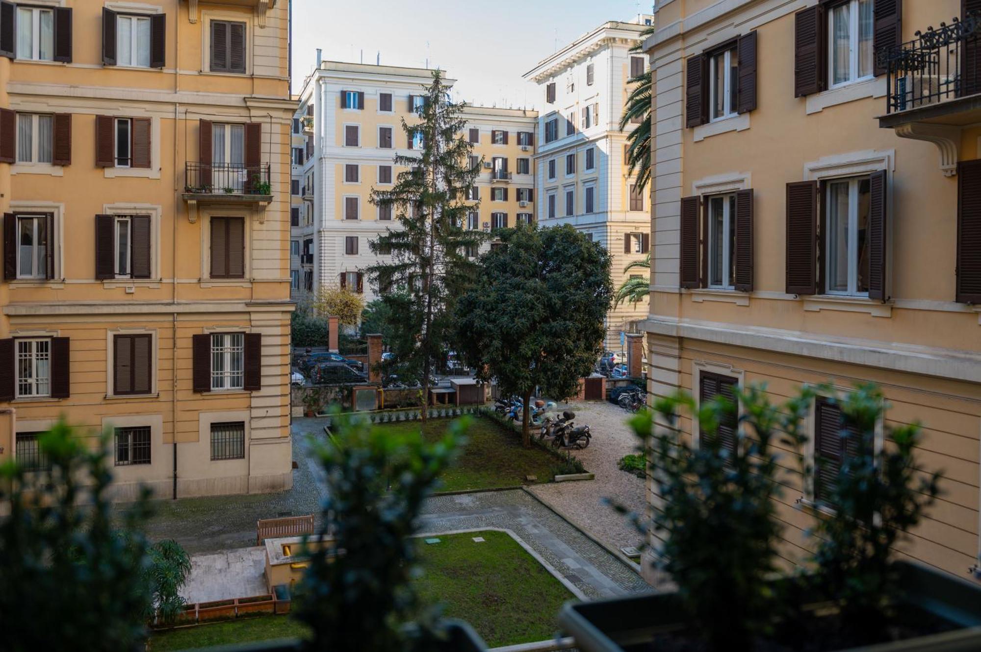 Apartment Borghese Design Rome