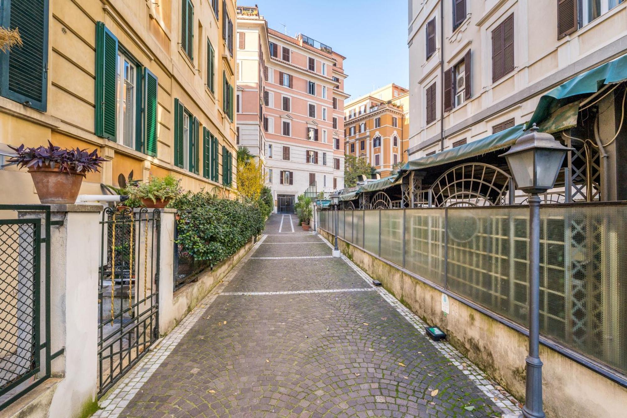 Cozy In Trastevere With Patio - Ac Appartamento Roma