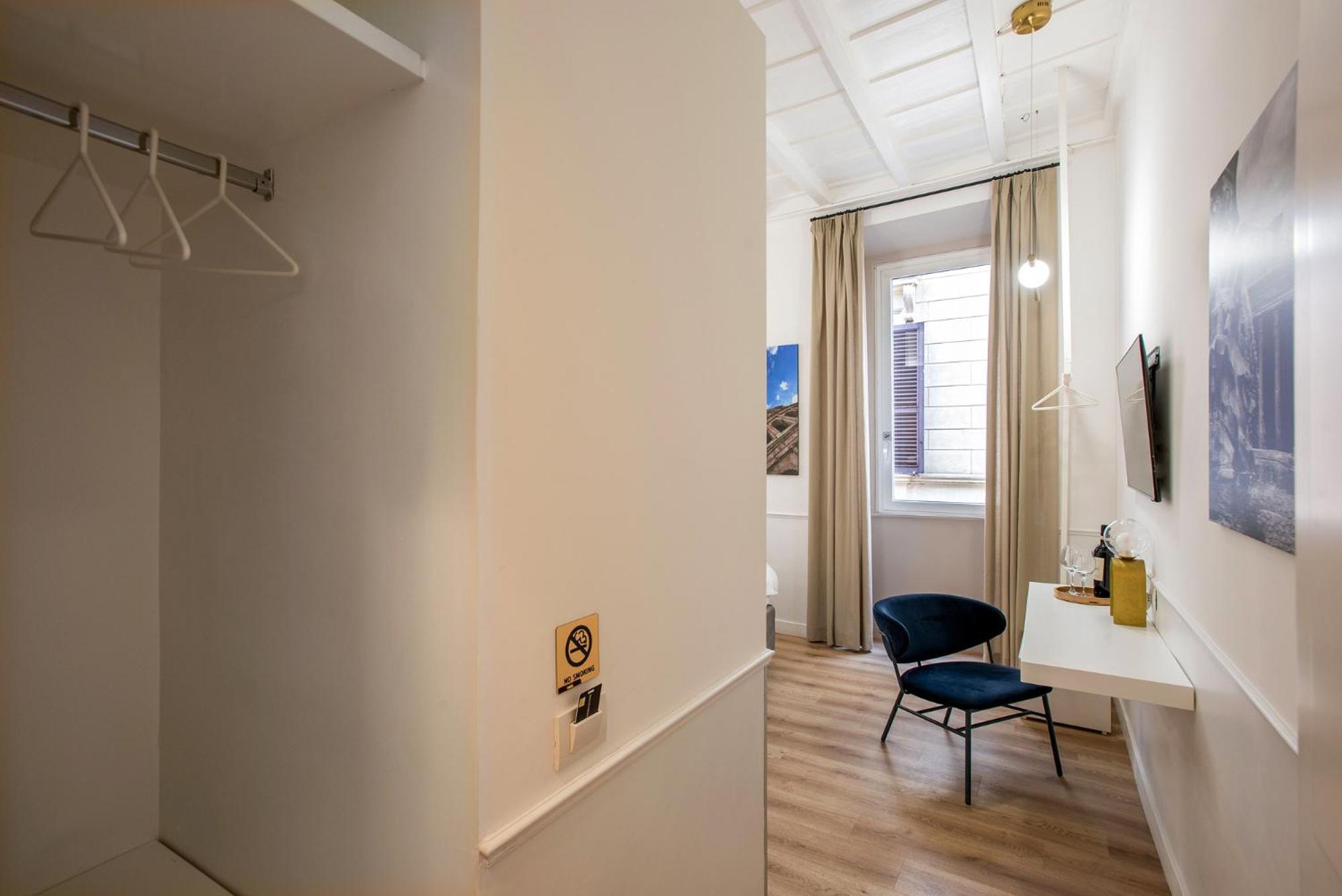 Pantheon 2 Bed & Breakfast Rome