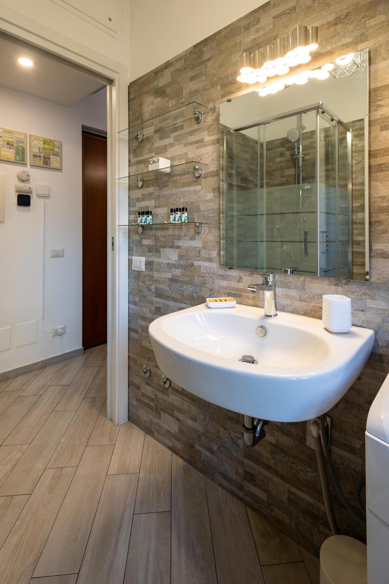 Ottoboni Apartment, 4 Persone, Balcone, Wi-fi, Stazione Tiburtina * Roma
