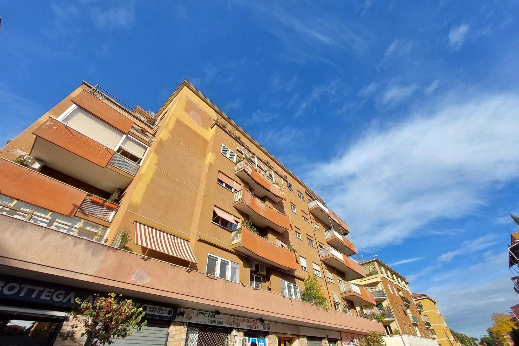 New With Terrace - 150m Metro A